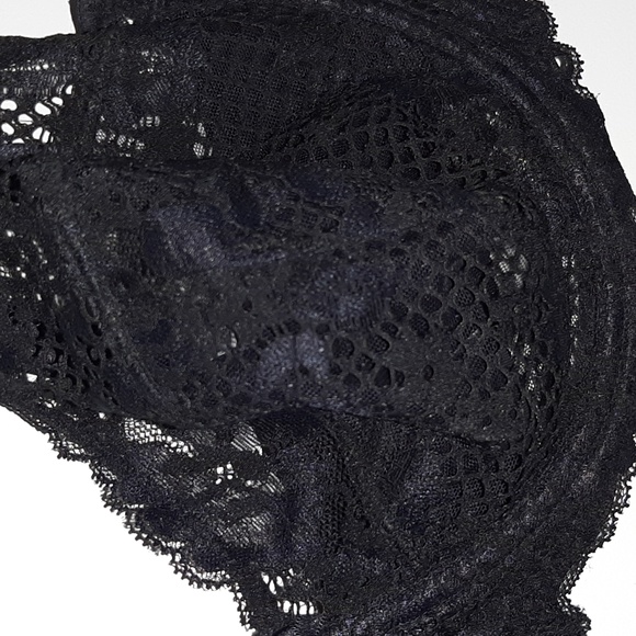 Black Bra - Picture 4 of 7